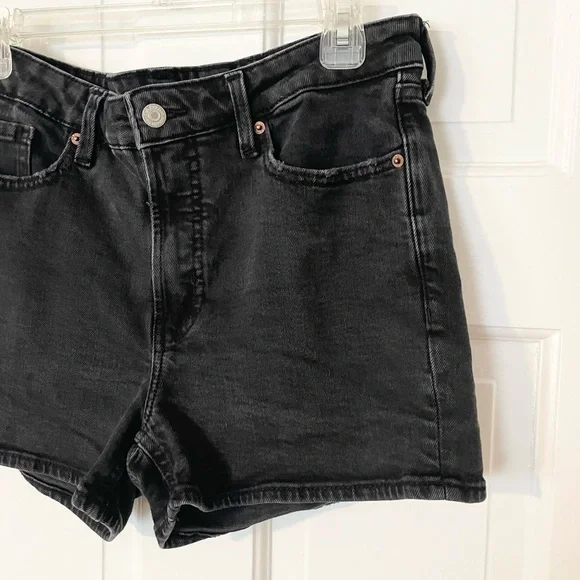 Old Navy OG Straight High Rise Shorts - Picture 2 of 5